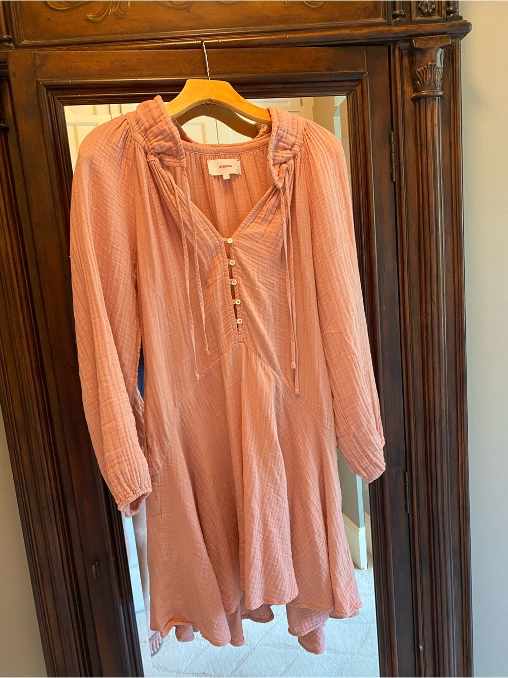 XiRENA - flowy, long sleeved, mini dress in blush